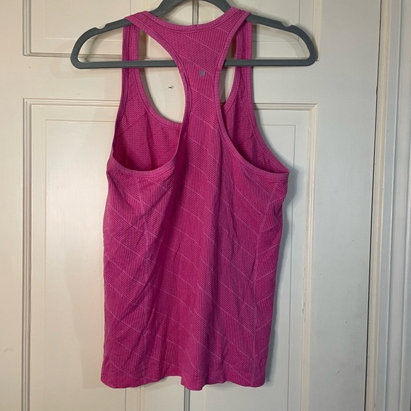 Lululemon Tank Top Womens 10 Punch Valentine Swiftly Tech Racerback Scoop Neck - Picture 6 of 7